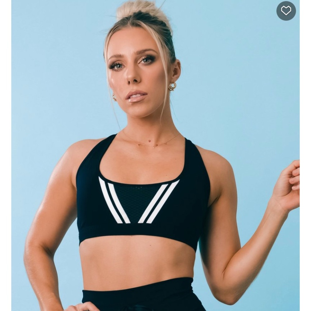 SARAH’S DAY X WHITE FOX ACTIVE Dominate Sports Bra